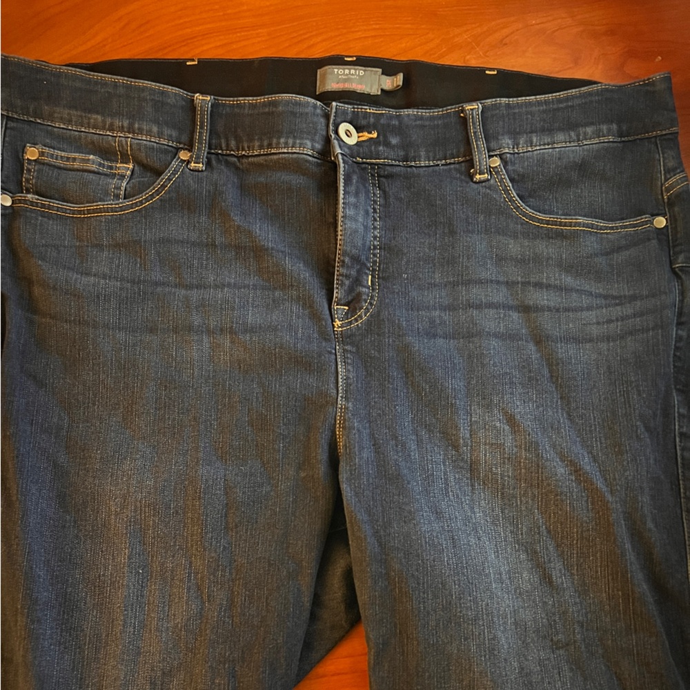 Torrid Bombshell Jeans size 26R, stretchy, comfy and true to size